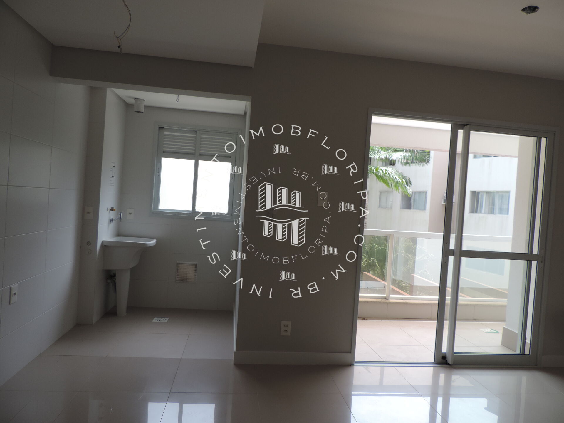 Apartamento à venda com 2 quartos, 76m² - Foto 1