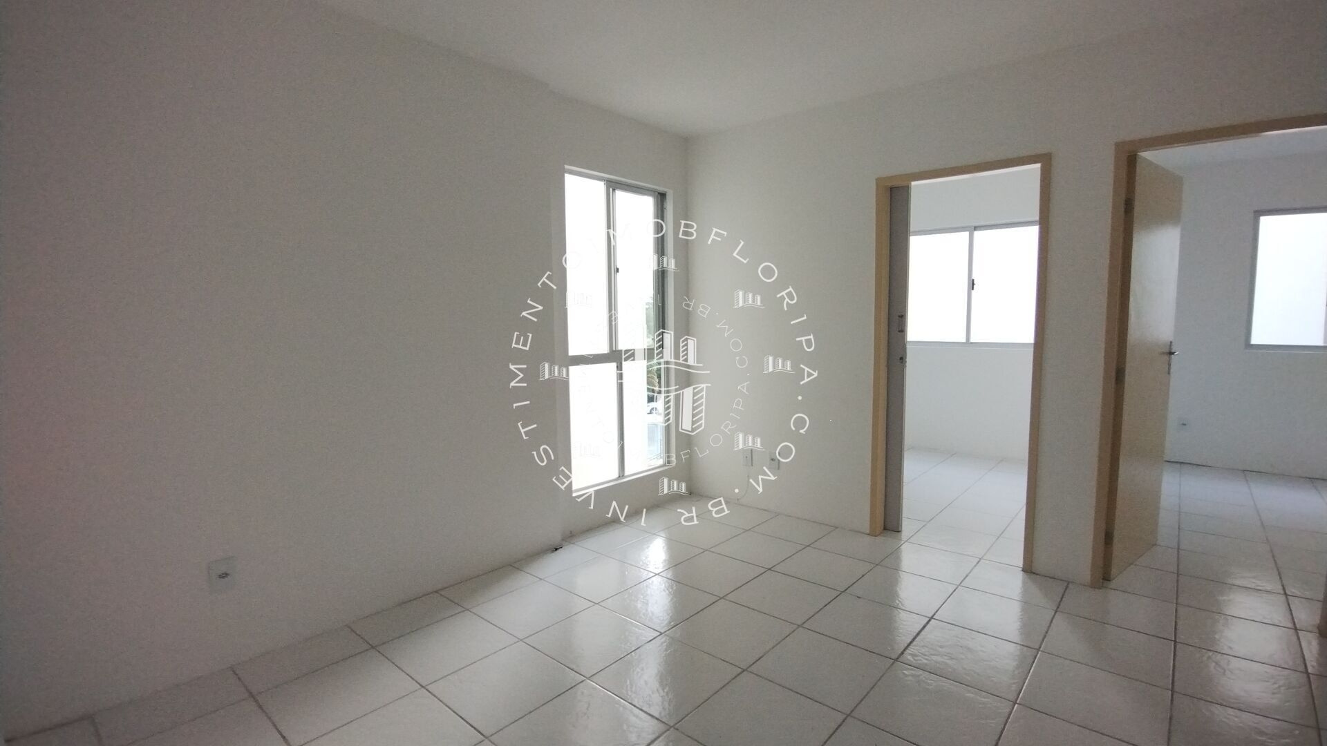 Apartamento à venda com 2 quartos, 64m² - Foto 2