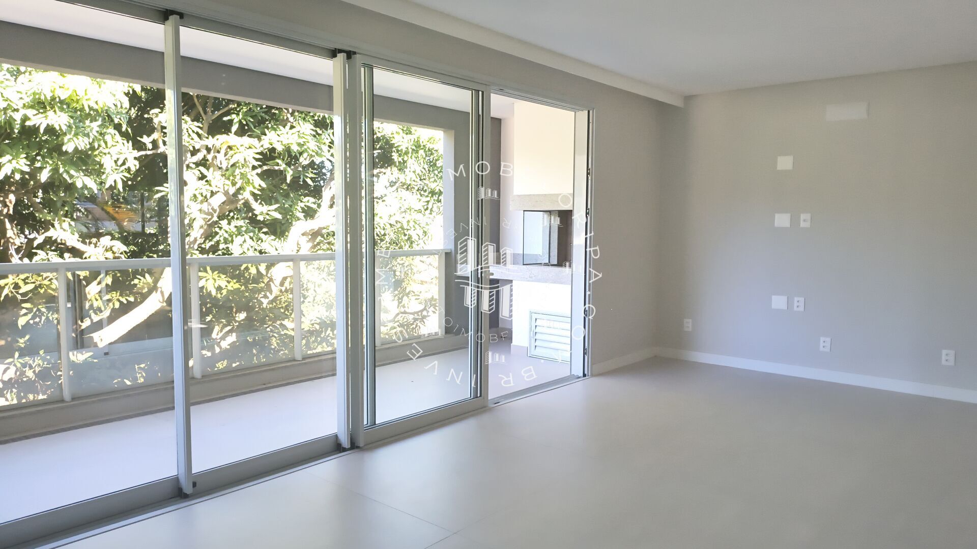 Apartamento à venda com 3 quartos, 158m² - Foto 1