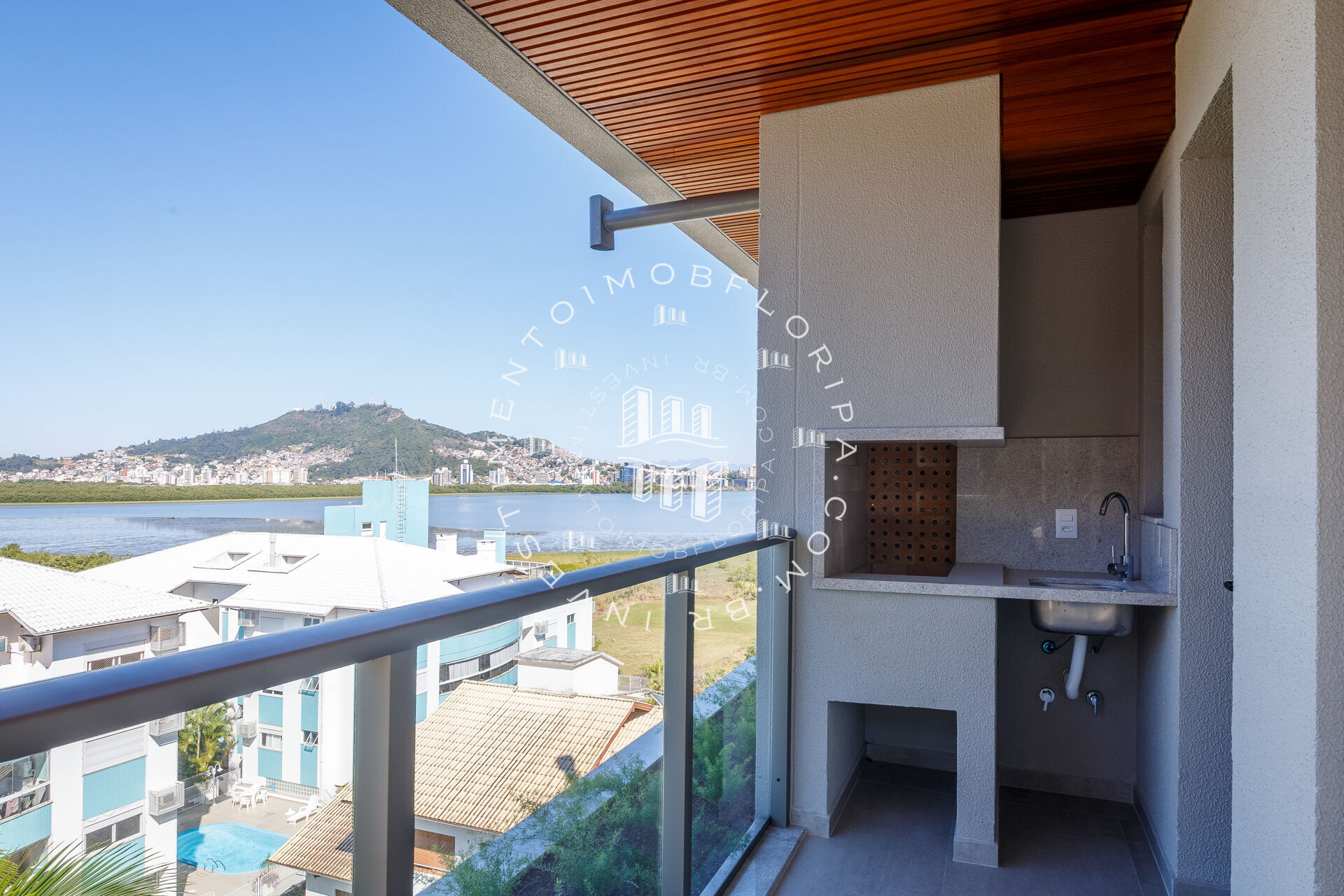 Apartamento à venda com 3 quartos, 125m² - Foto 2