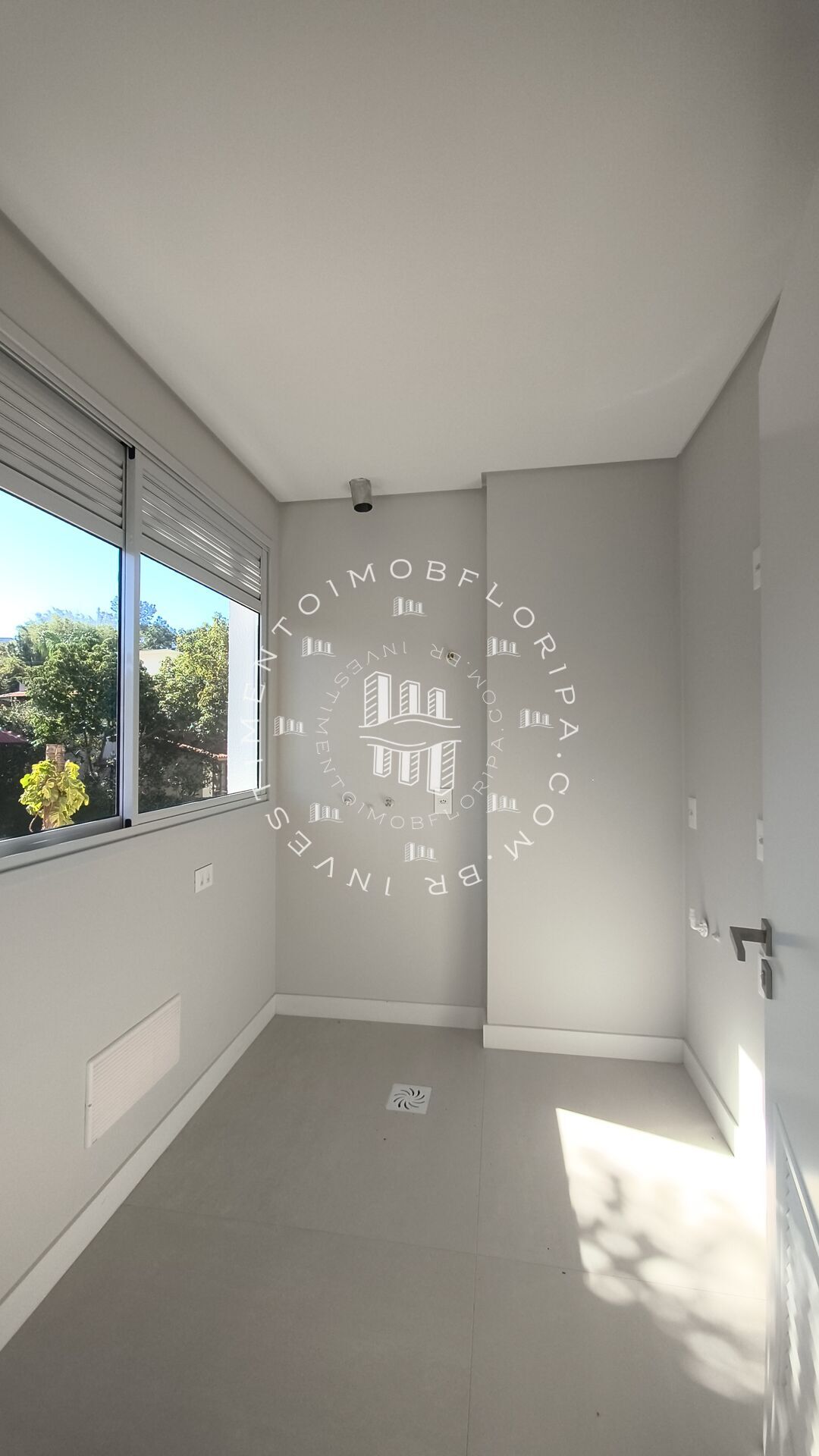 Apartamento à venda com 3 quartos, 158m² - Foto 4