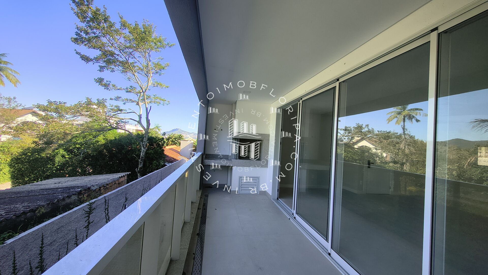 Apartamento à venda com 3 quartos, 158m² - Foto 1