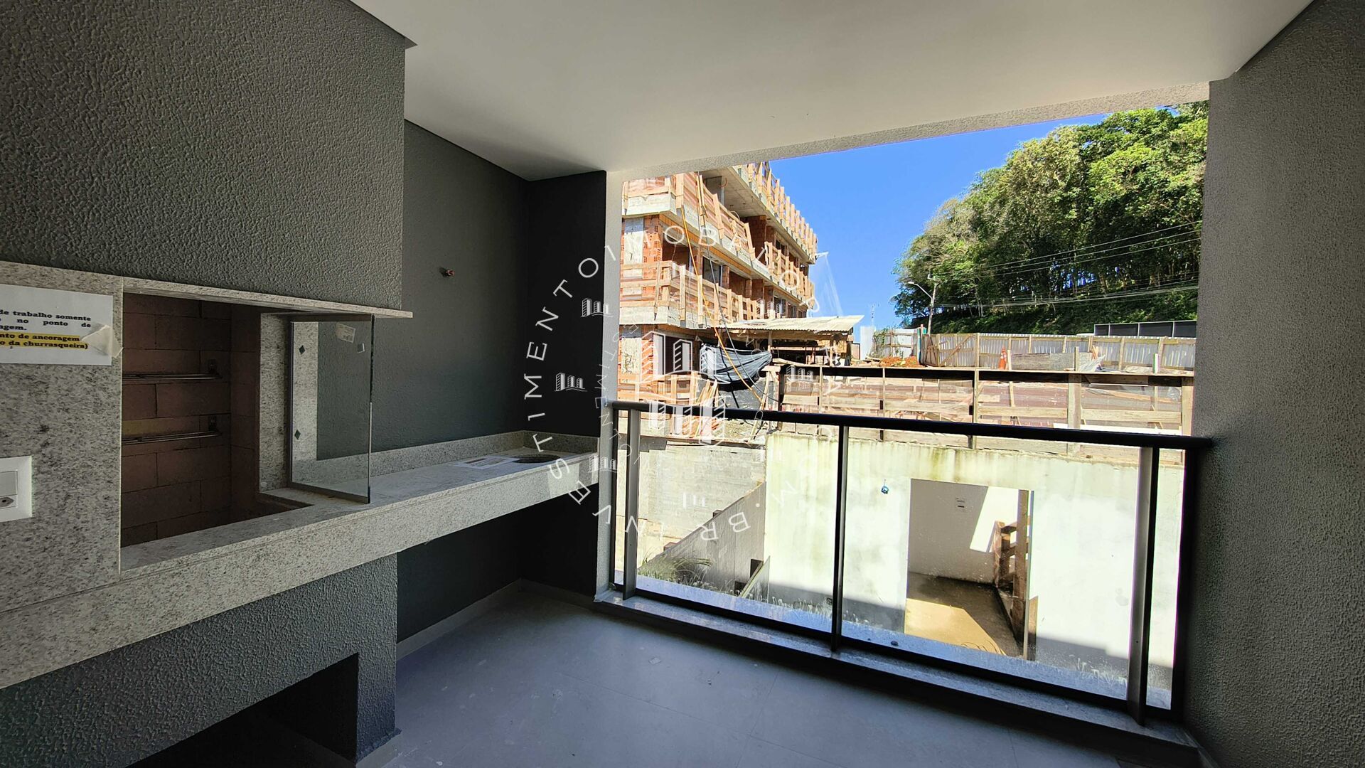 Apartamento à venda com 3 quartos, 100m² - Foto 1