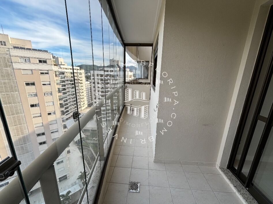 Apartamento à venda com 2 quartos, 70m² - Foto 1