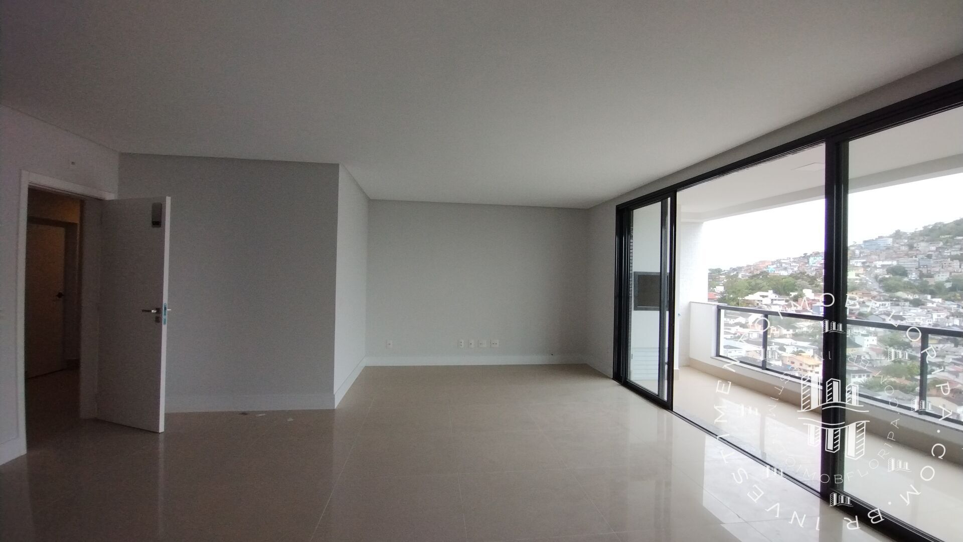 Apartamento à venda com 3 quartos, 102m² - Foto 2