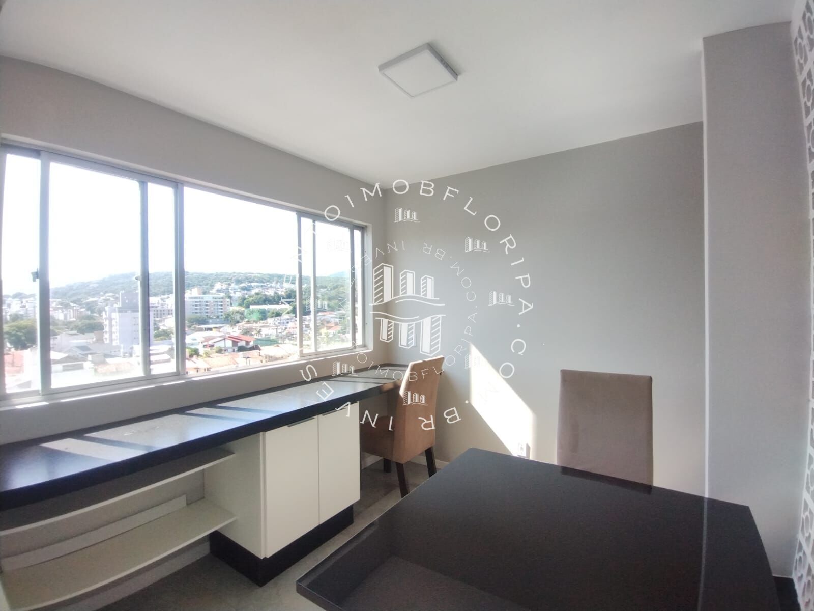 Apartamento à venda com 2 quartos, 65m² - Foto 1