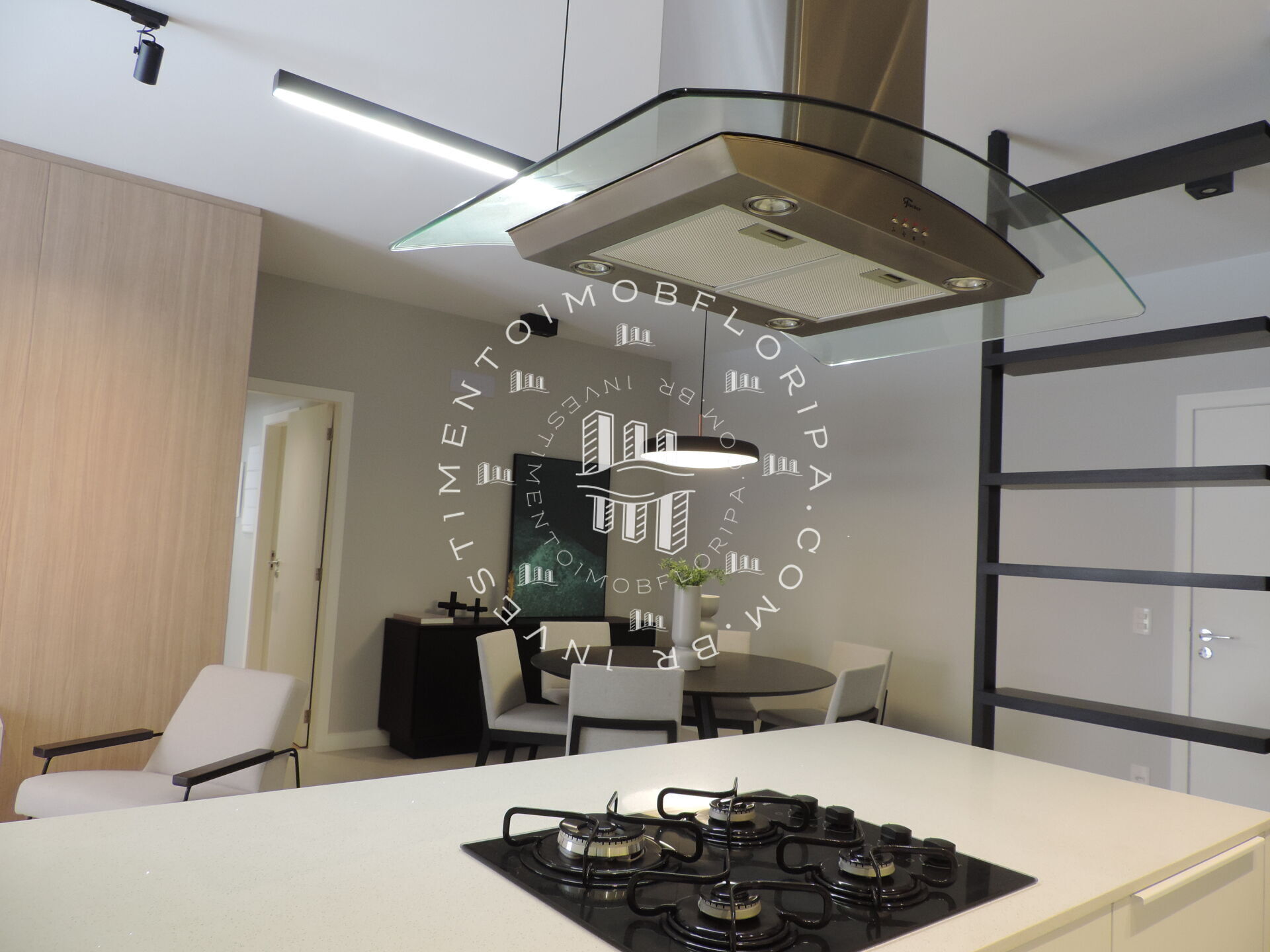 Apartamento à venda com 3 quartos, 101m² - Foto 1