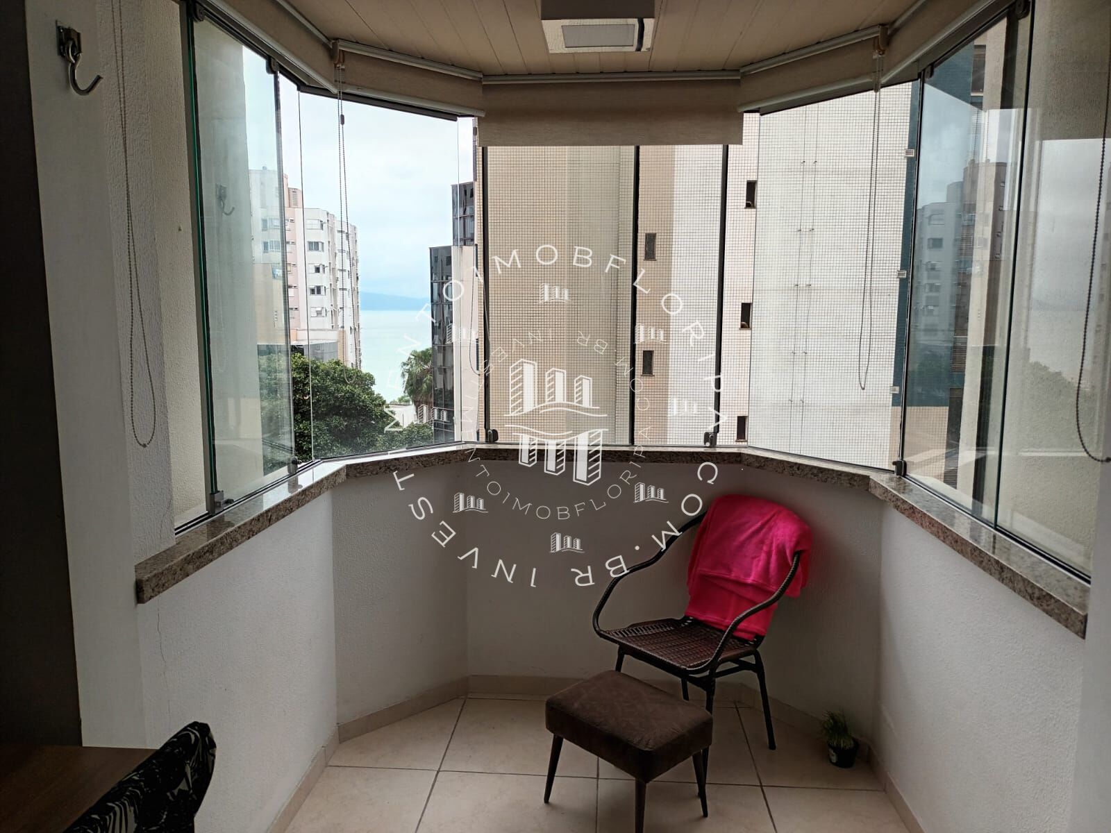 Apartamento à venda com 3 quartos, 101m² - Foto 2