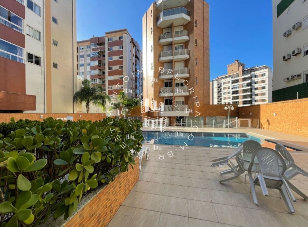 Apartamento à venda com 3 quartos, 74m² - Foto 2