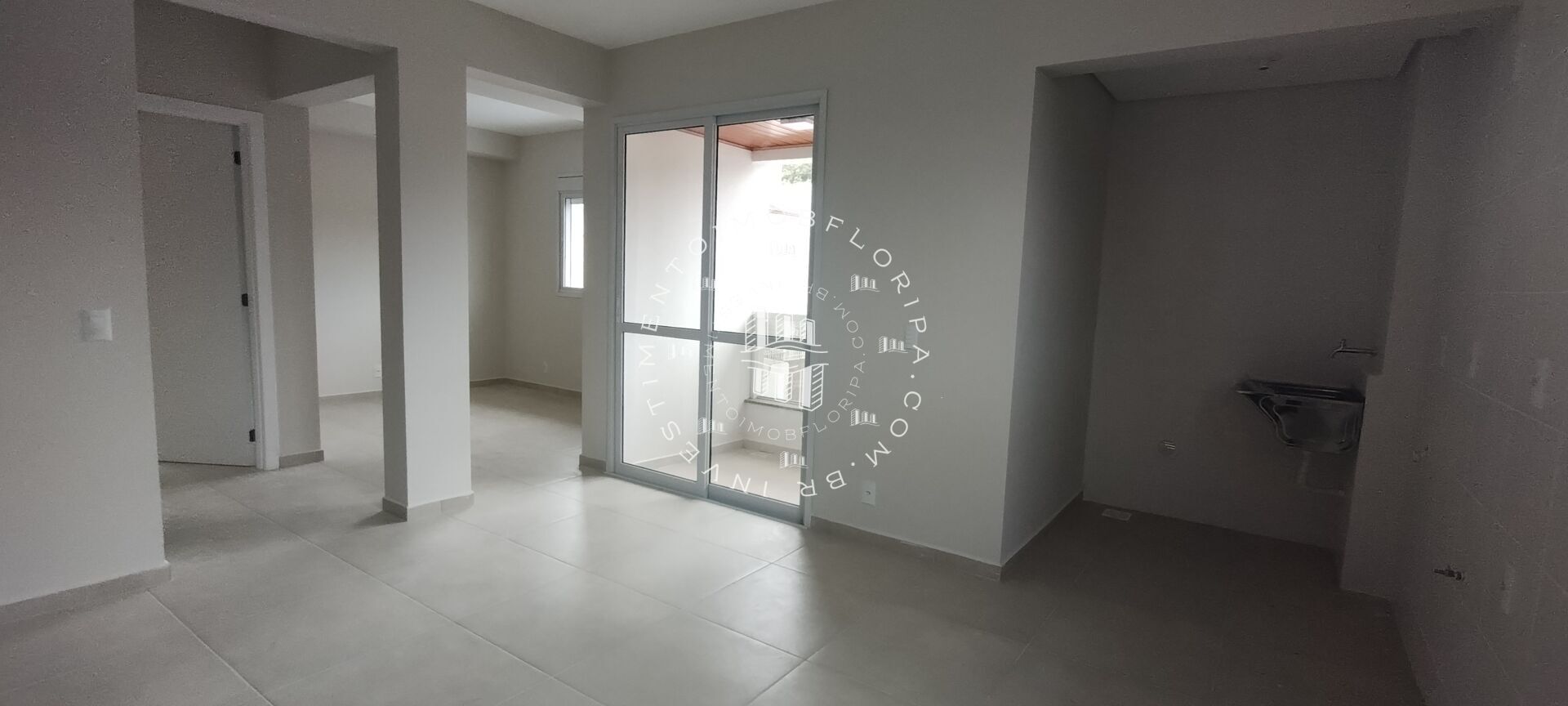 Apartamento à venda com 2 quartos, 115m² - Foto 1