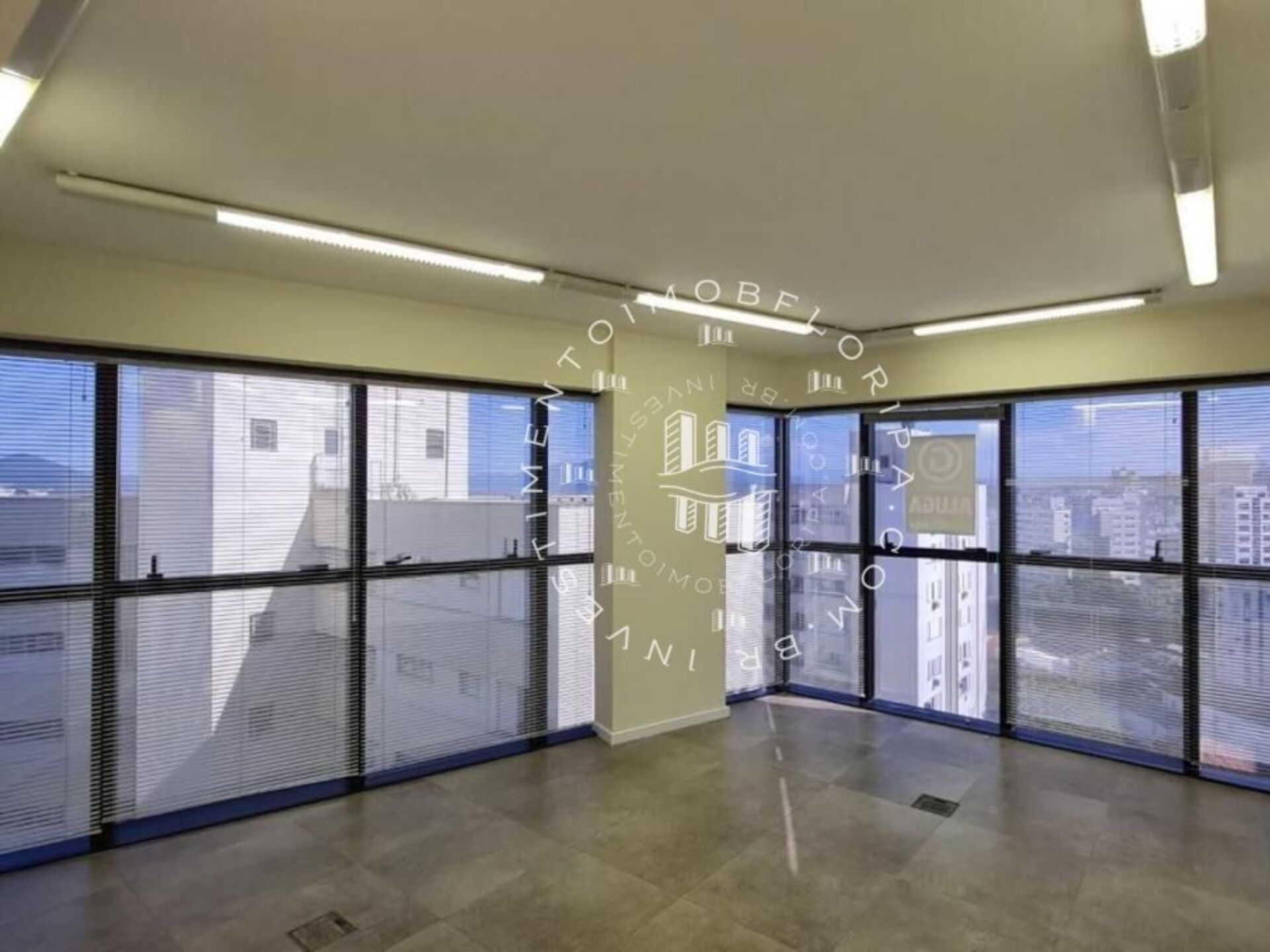 Loja-Salão à venda com 1 quarto, 331m² - Foto 1