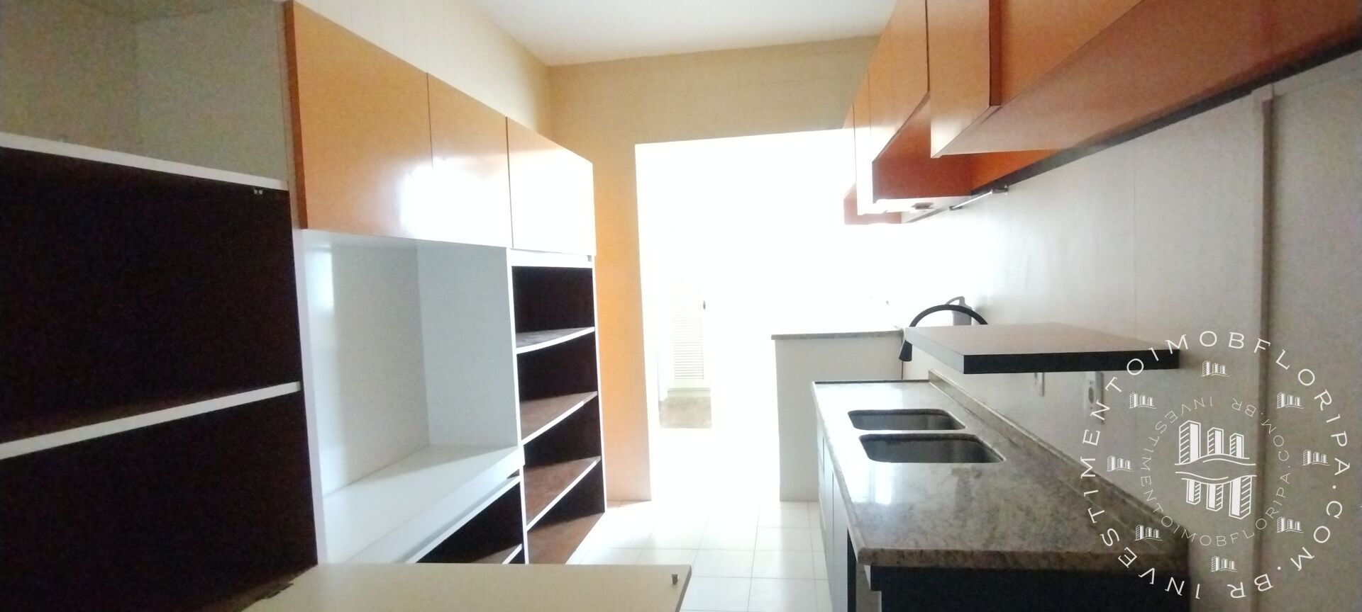 Apartamento à venda com 2 quartos, 105m² - Foto 2