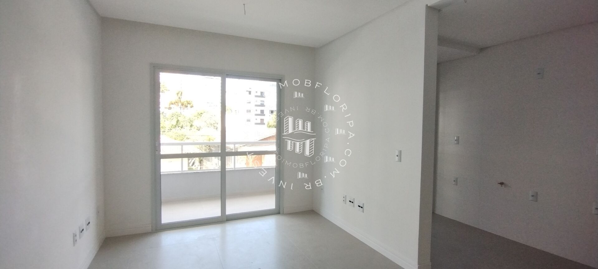 Apartamento à venda com 2 quartos, 75m² - Foto 1