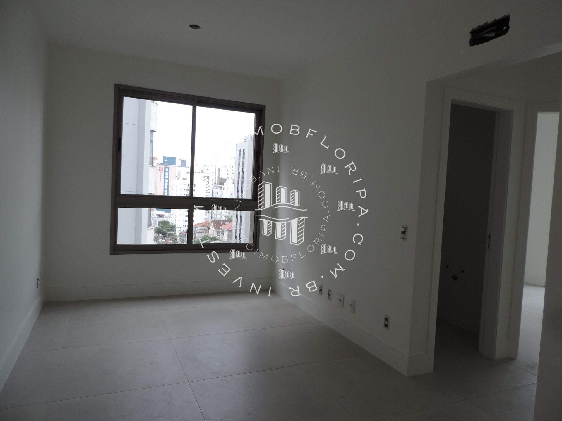 Apartamento à venda com 2 quartos, 60m² - Foto 1
