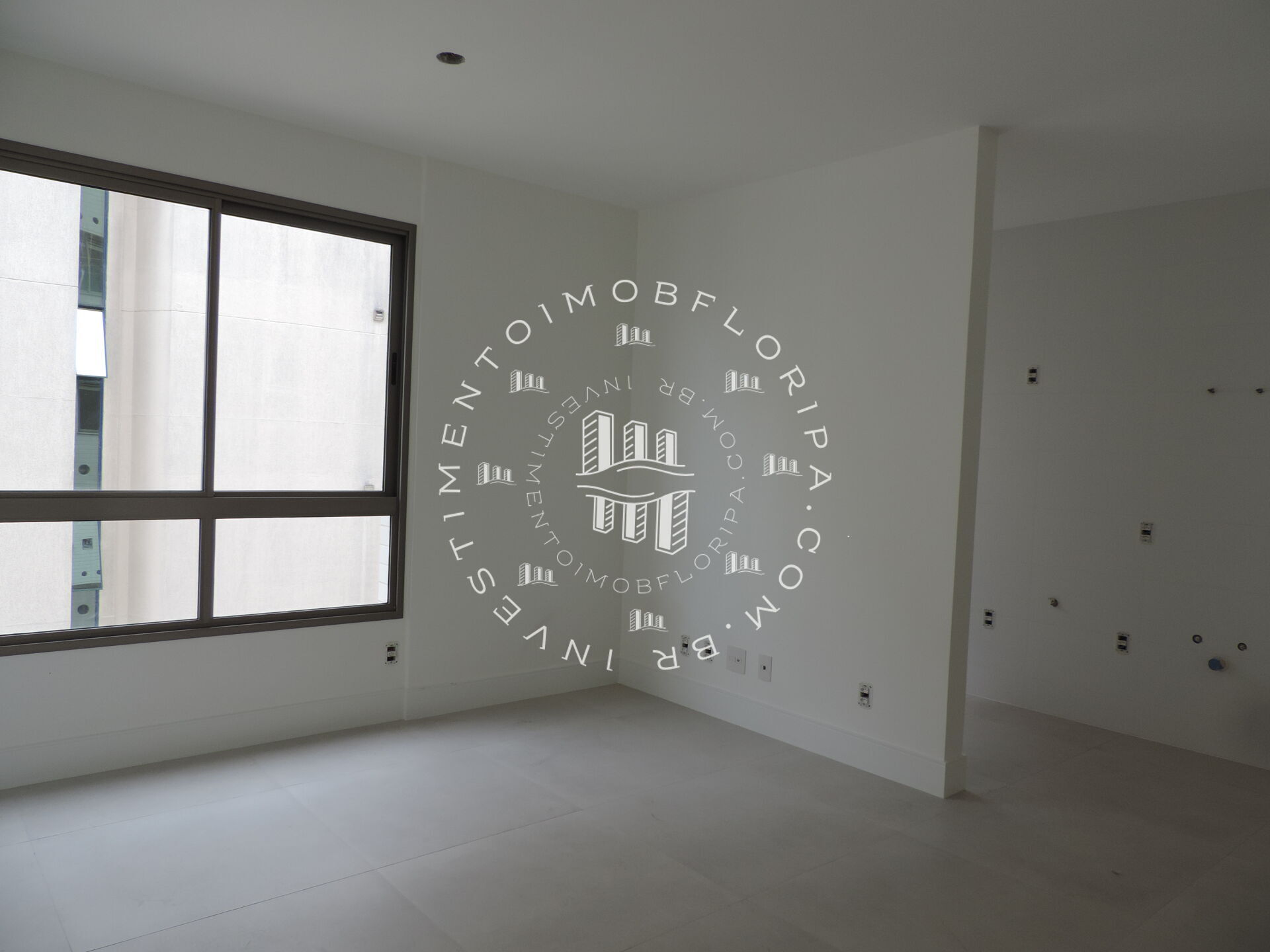 Apartamento à venda com 2 quartos, 64m² - Foto 1