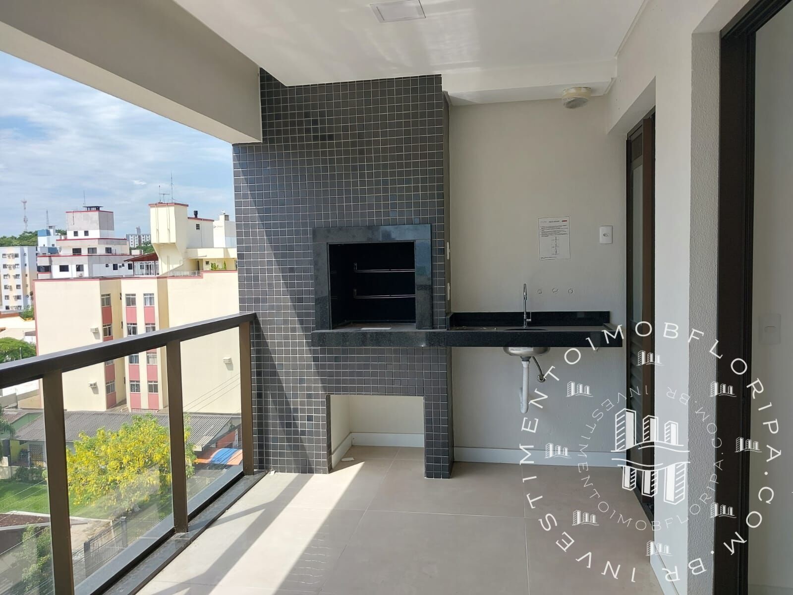 Apartamento à venda com 3 quartos, 126m² - Foto 2