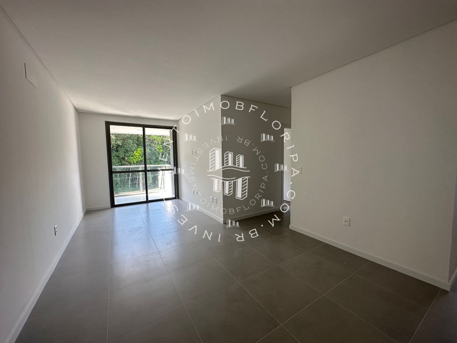 Apartamento à venda com 2 quartos, 71m² - Foto 2