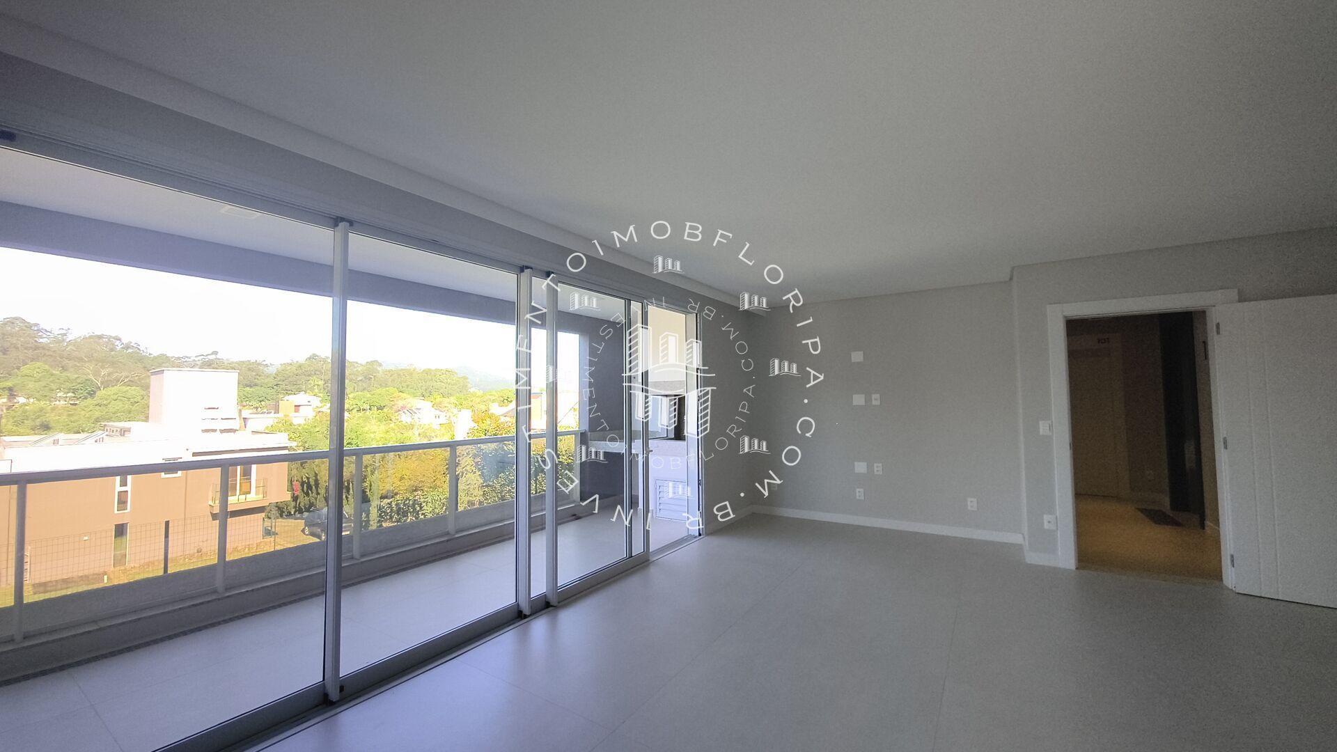 Apartamento à venda com 3 quartos, 158m² - Foto 1