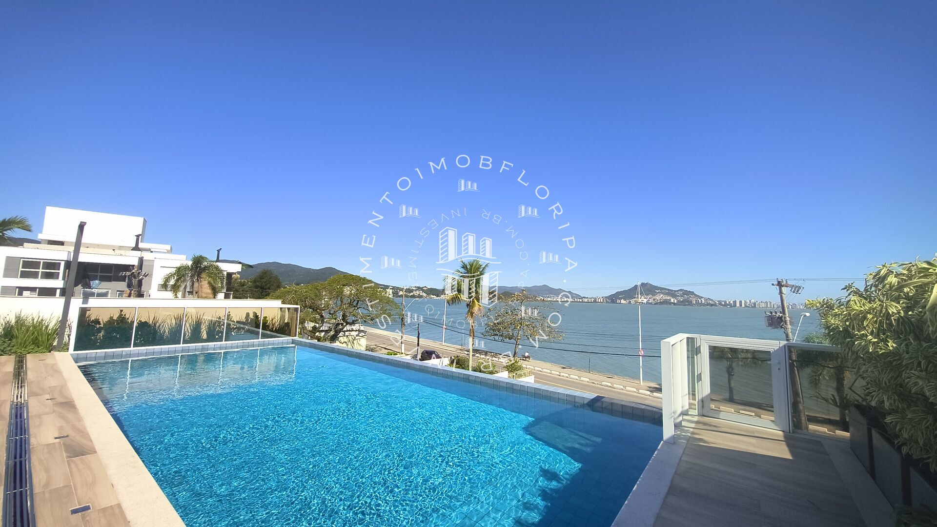 Apartamento à venda com 3 quartos, 158m² - Foto 1
