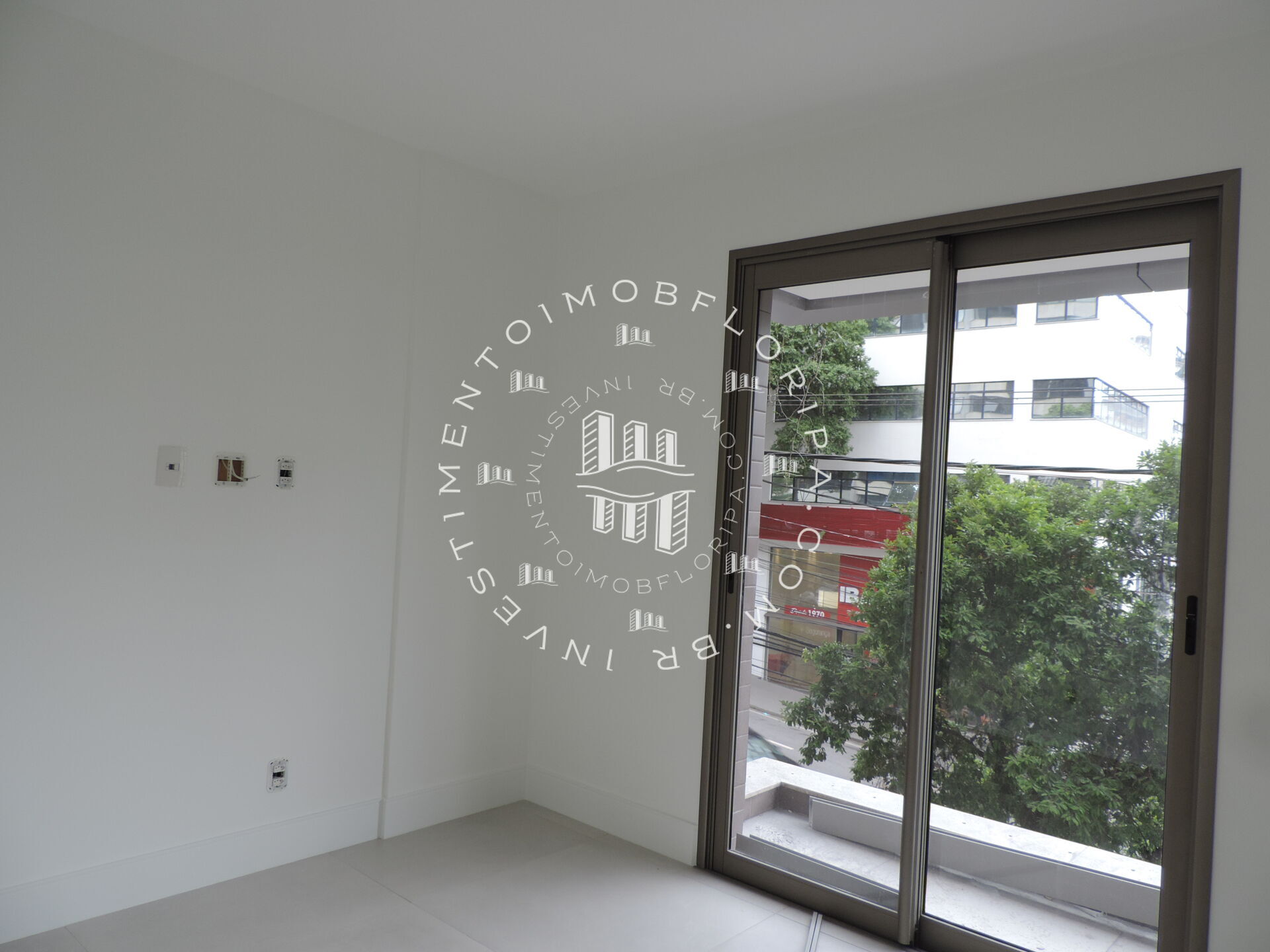 Apartamento à venda com 2 quartos, 60m² - Foto 1