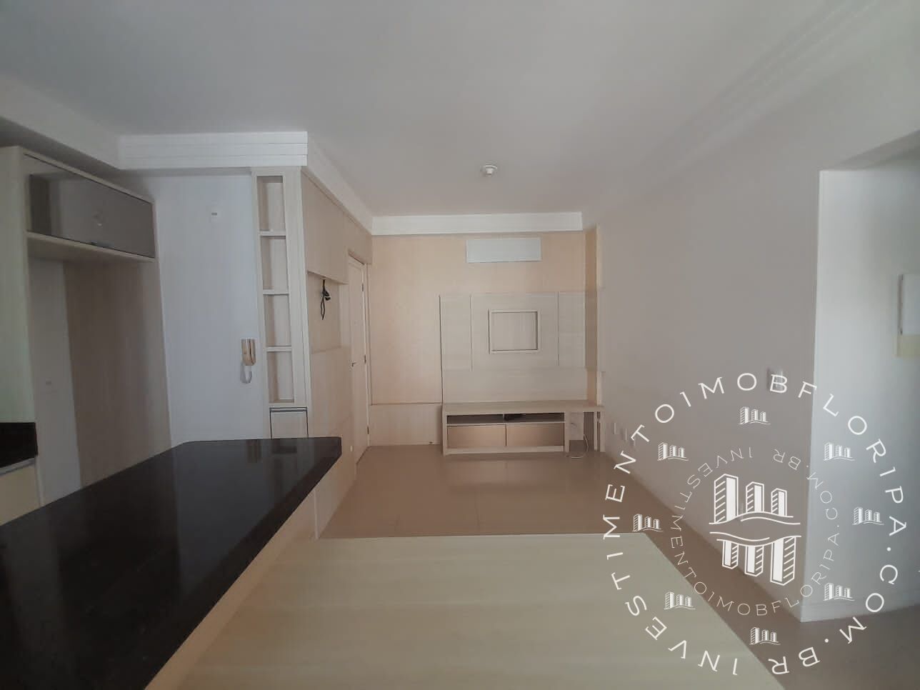 Apartamento à venda com 2 quartos, 75m² - Foto 3