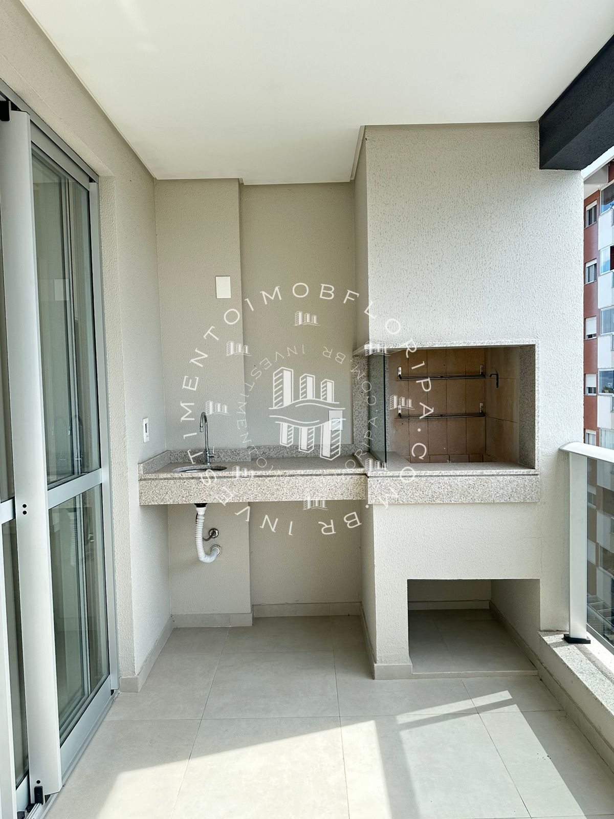 Apartamento à venda com 2 quartos, 111m² - Foto 1