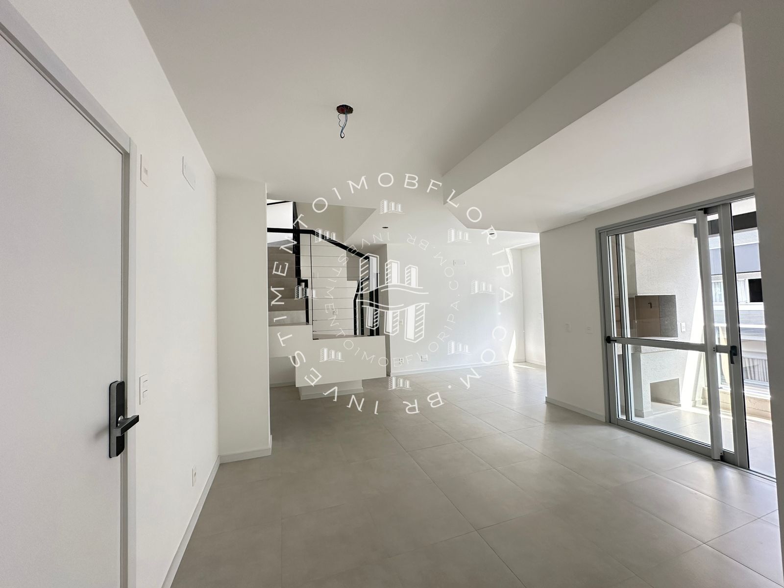 Apartamento à venda com 2 quartos, 111m² - Foto 3