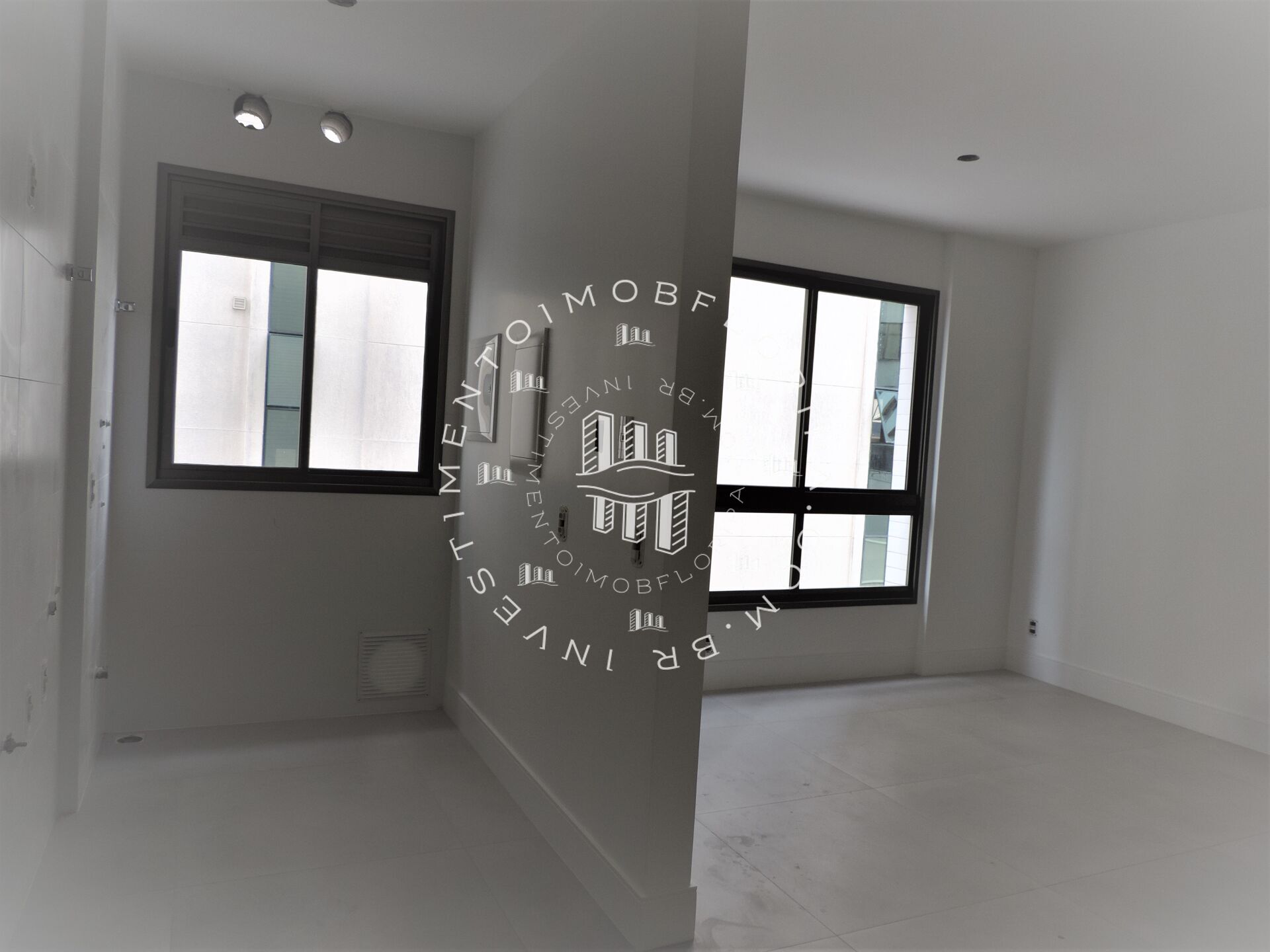 Apartamento à venda com 2 quartos, 64m² - Foto 1