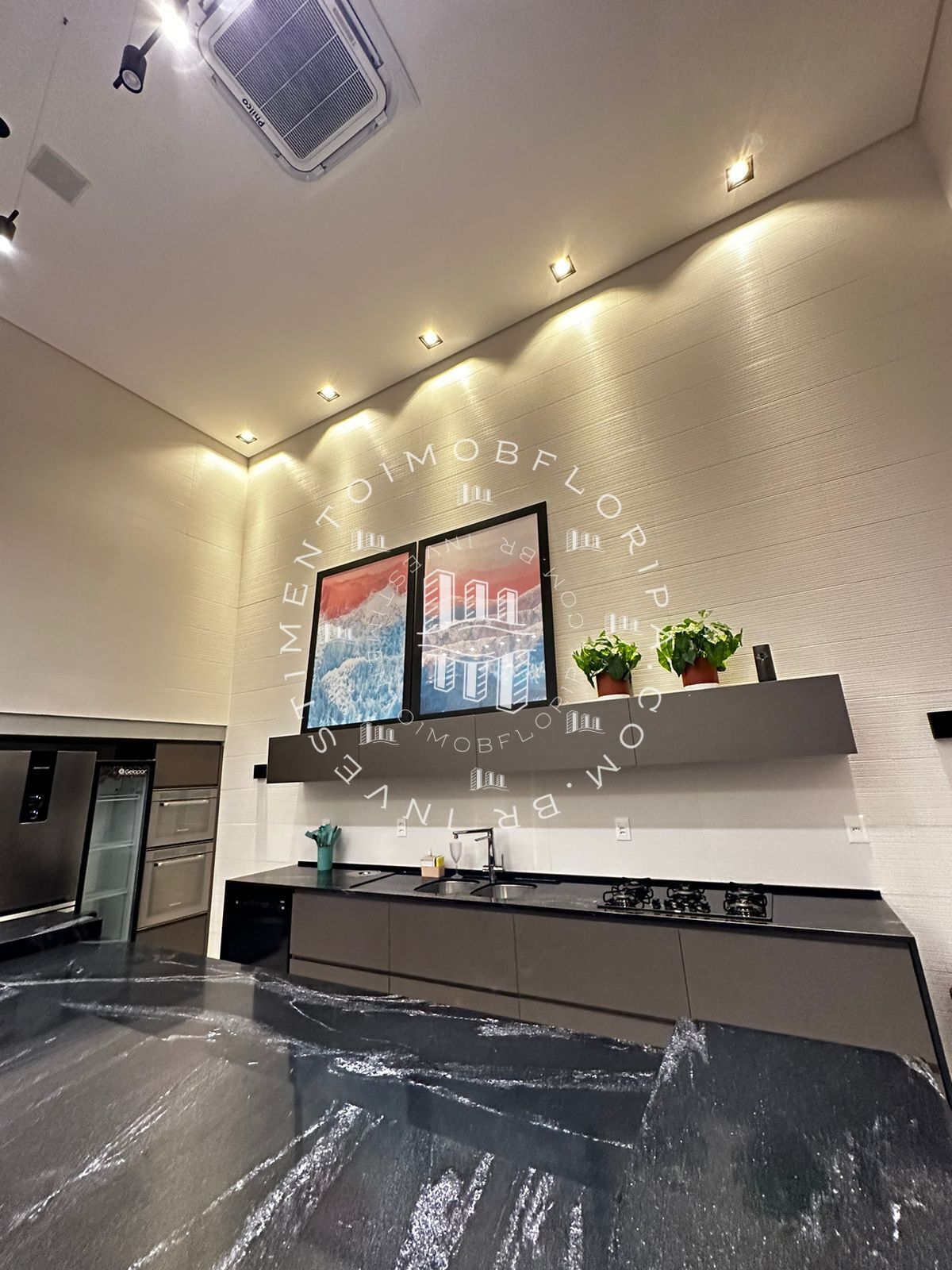 Apartamento à venda com 3 quartos, 132m² - Foto 2