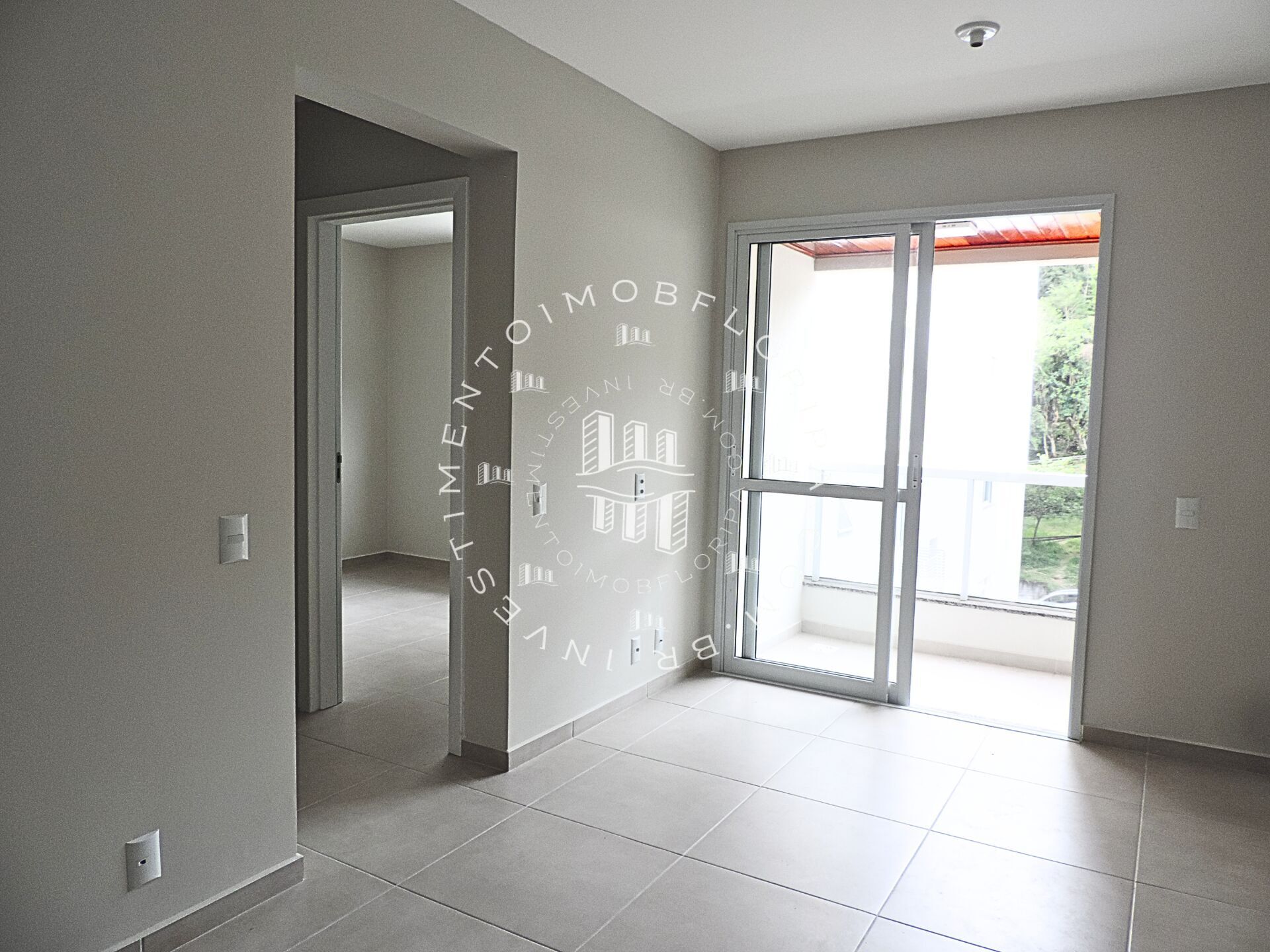 Apartamento à venda com 2 quartos, 57m² - Foto 1