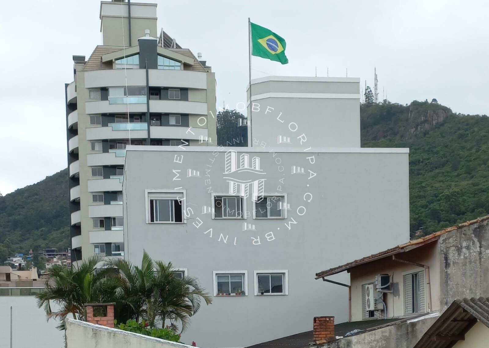 Casa Comercial à venda com 6 quartos, 307m² - Foto 10