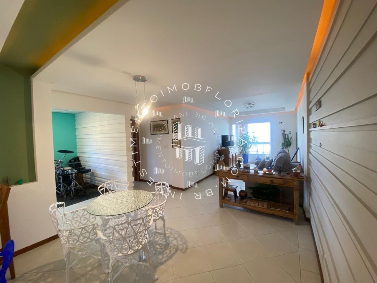 Apartamento à venda com 3 quartos, 111m² - Foto 8