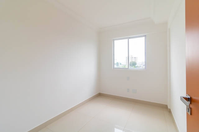 Apartamento à venda com 2 quartos, 62m² - Foto 11