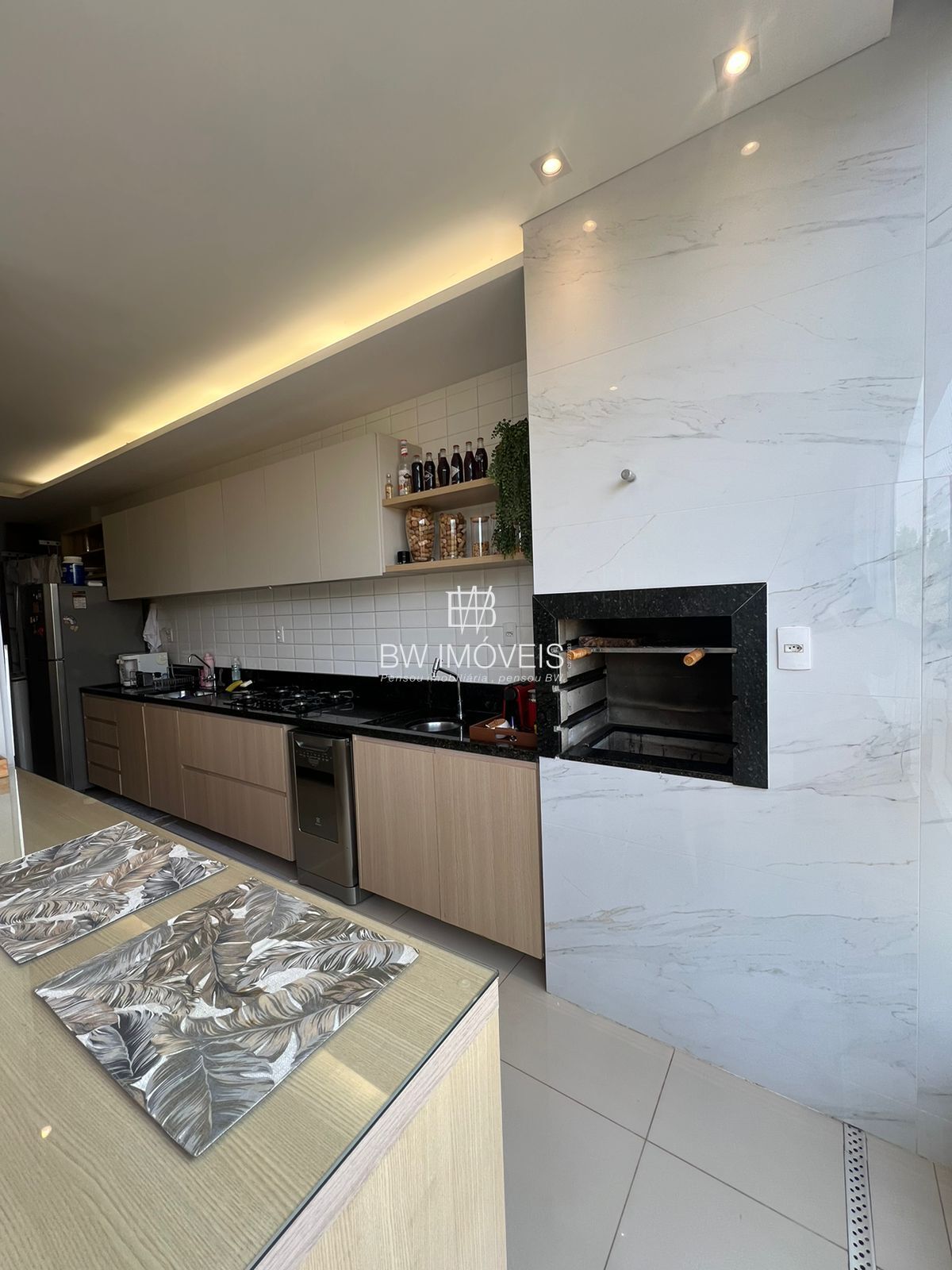 Apartamento à venda com 3 quartos, 106m² - Foto 9