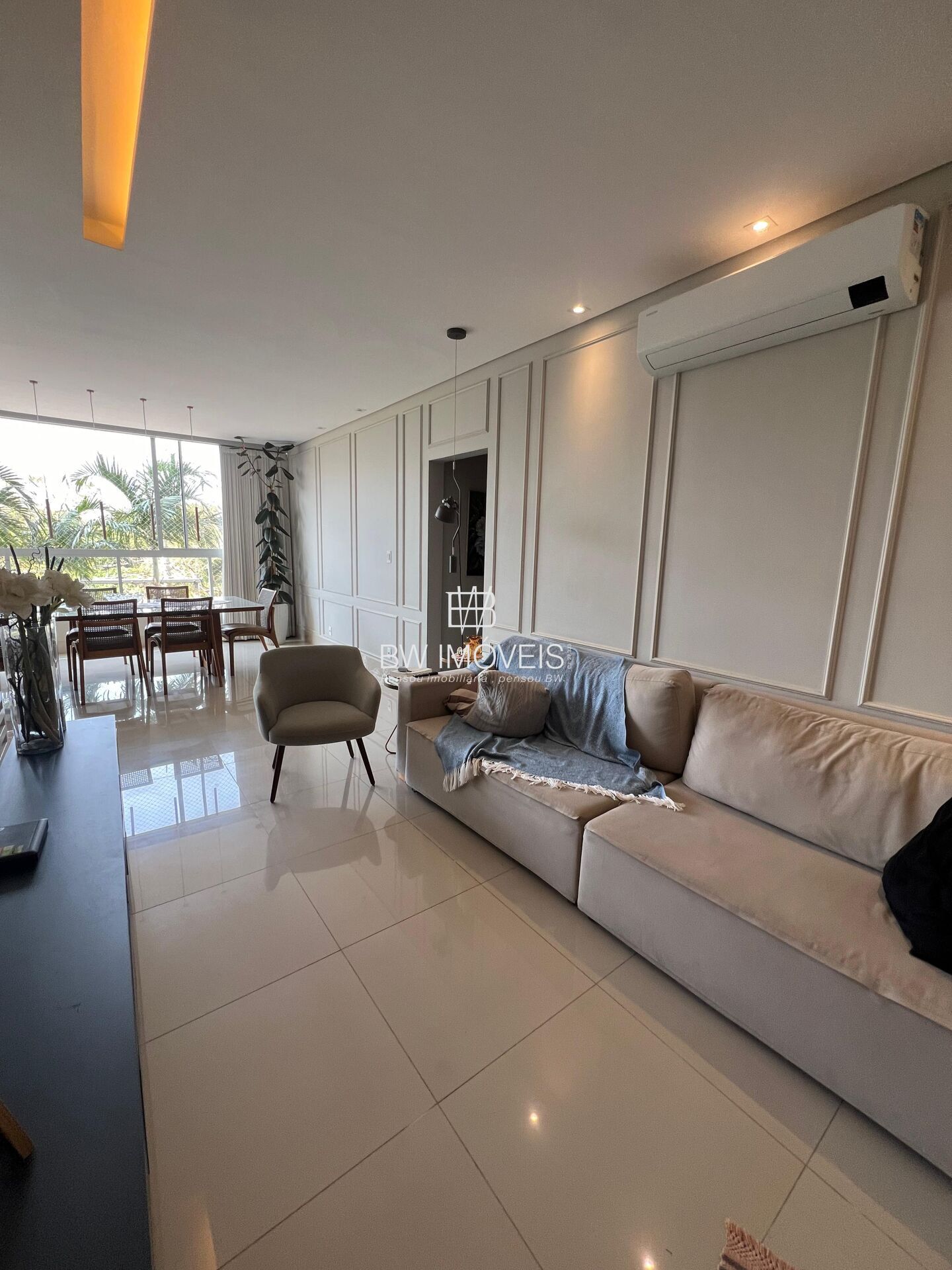 Apartamento à venda com 3 quartos, 106m² - Foto 1