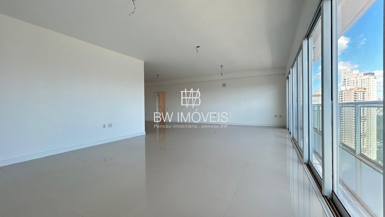 Apartamento à venda com 4 quartos, 260m² - Foto 2