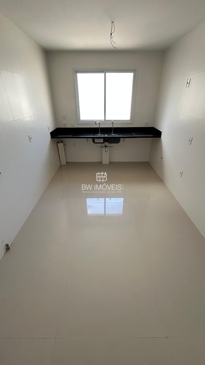 Apartamento à venda com 4 quartos, 260m² - Foto 18