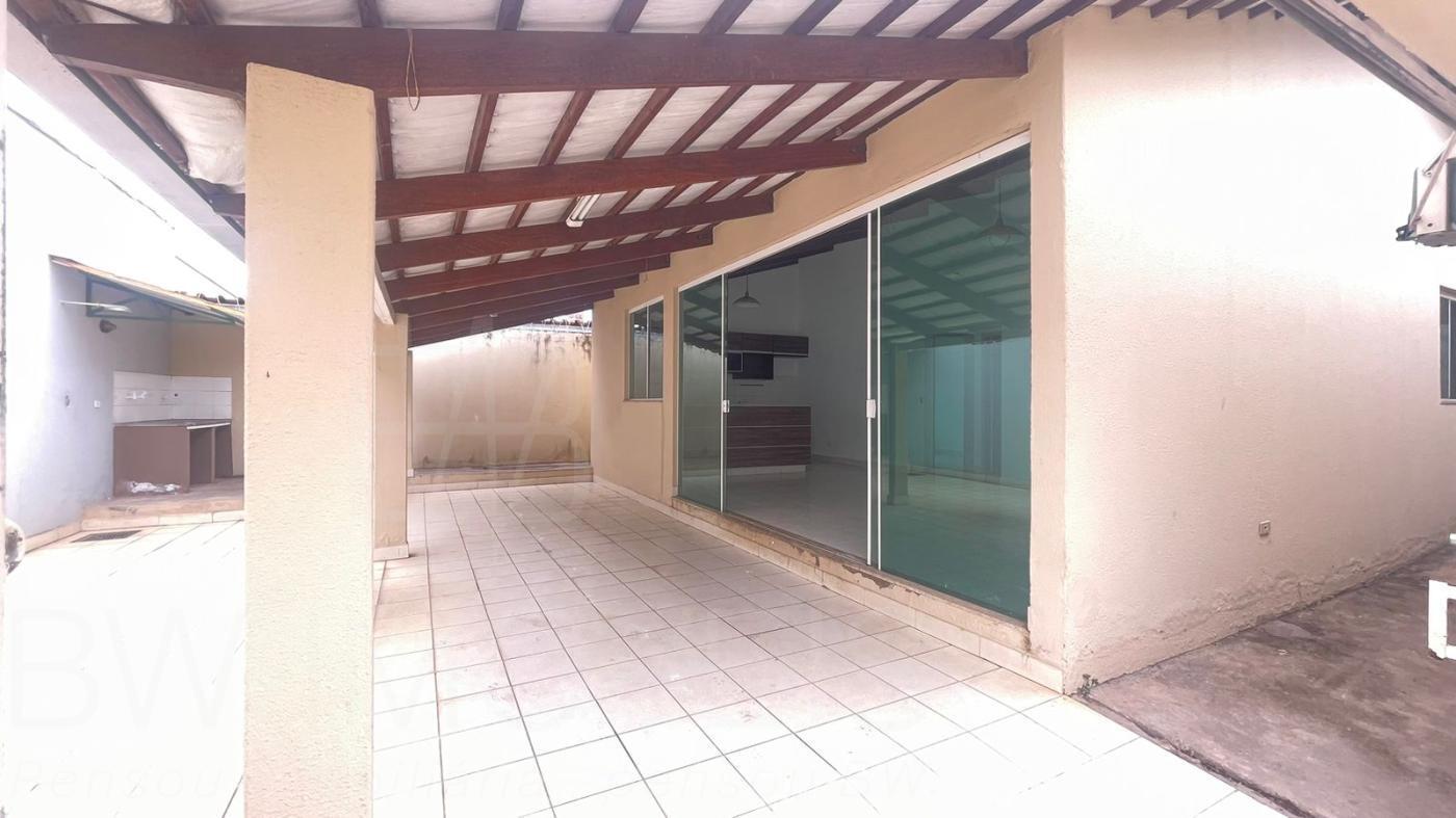 Casa à venda com 2 quartos, 180m² - Foto 12