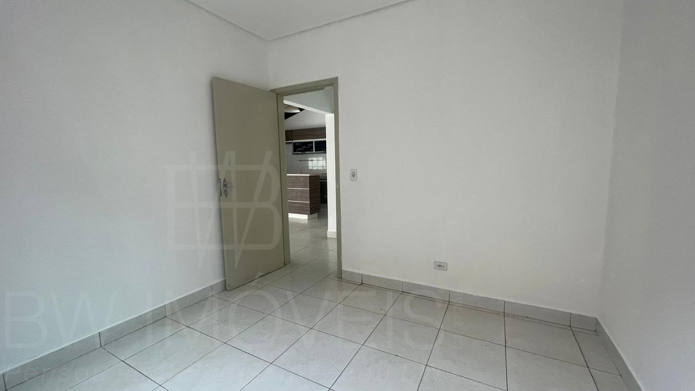 Casa à venda com 2 quartos, 180m² - Foto 3