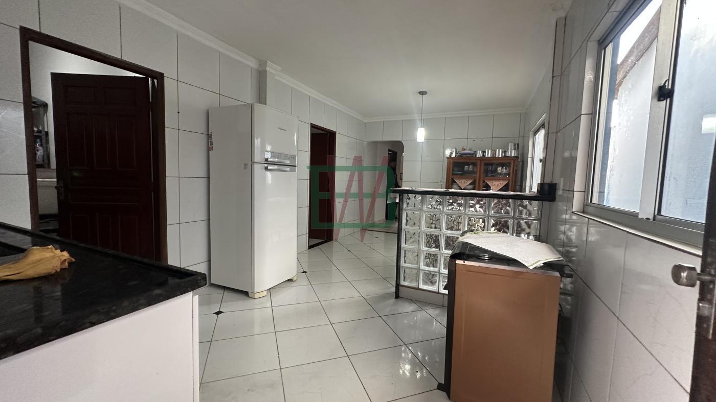 Casa à venda com 3 quartos, 270m² - Foto 9