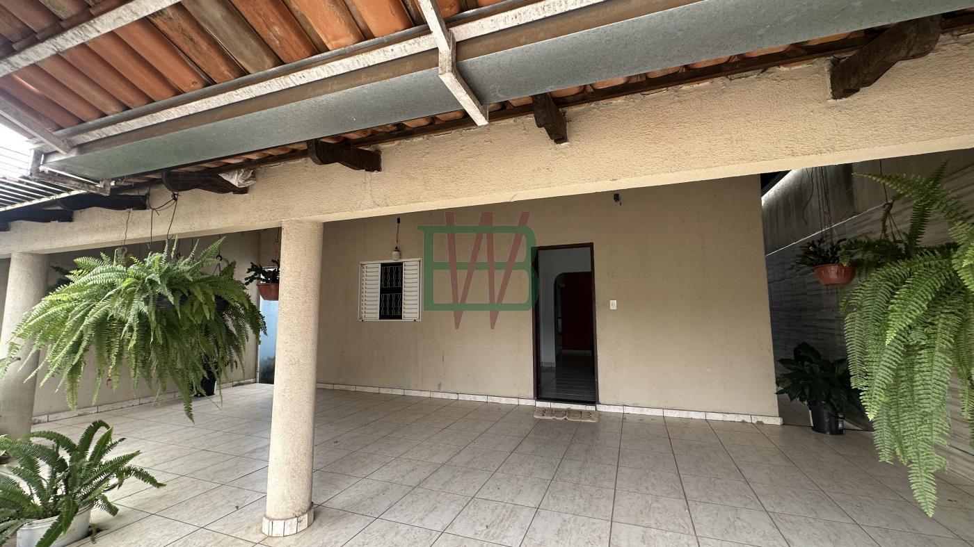 Casa à venda com 3 quartos, 270m² - Foto 1