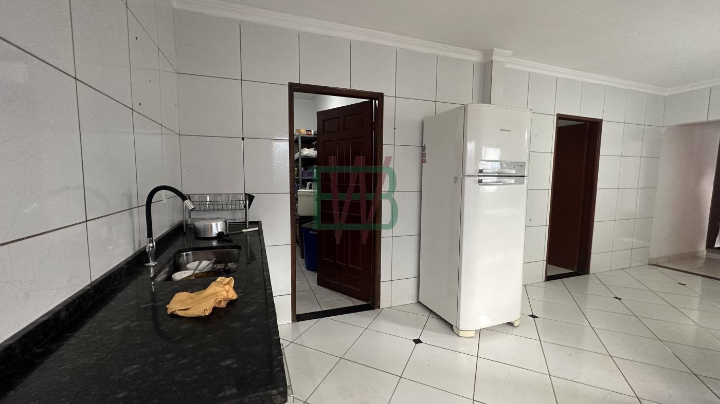 Casa à venda com 3 quartos, 270m² - Foto 11