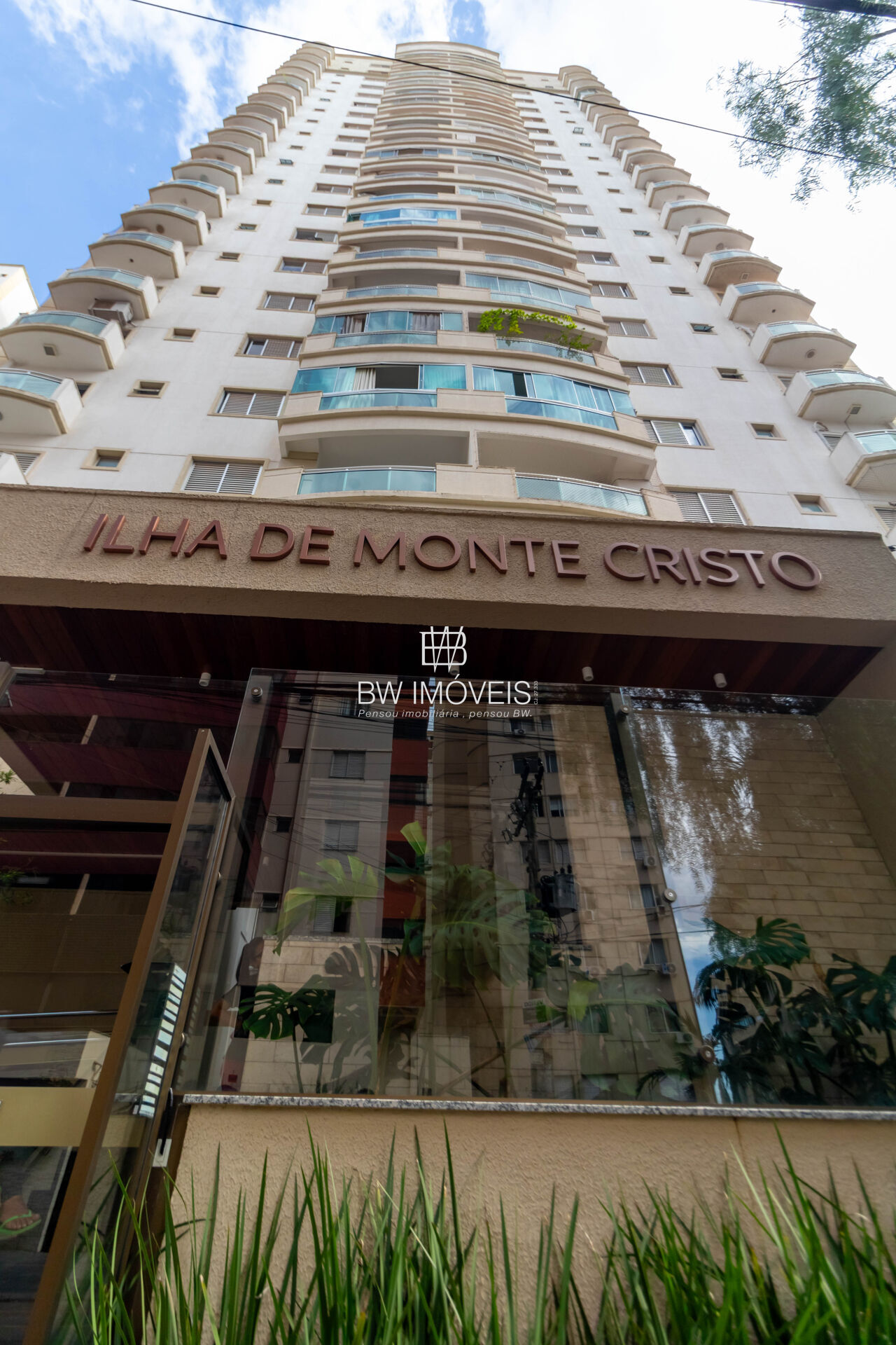 Apartamento à venda com 3 quartos, 94m² - Foto 1