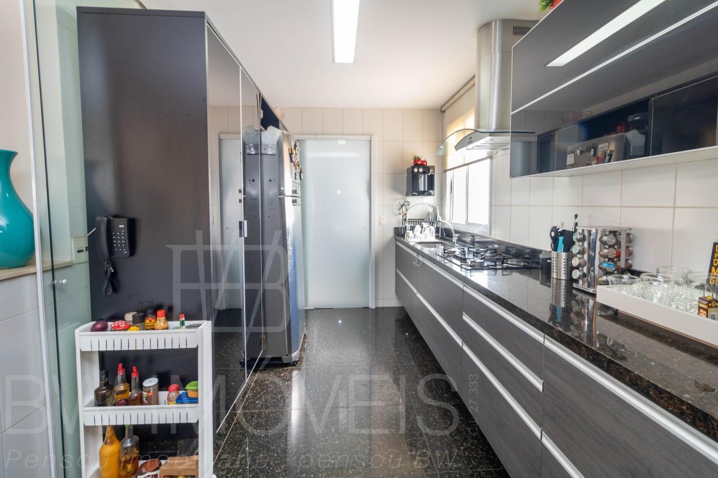 Apartamento à venda com 3 quartos, 148m² - Foto 4