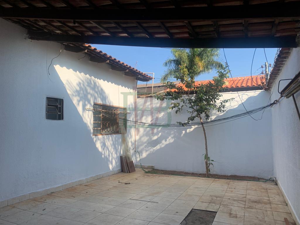 Casa à venda com 3 quartos, 198m² - Foto 4