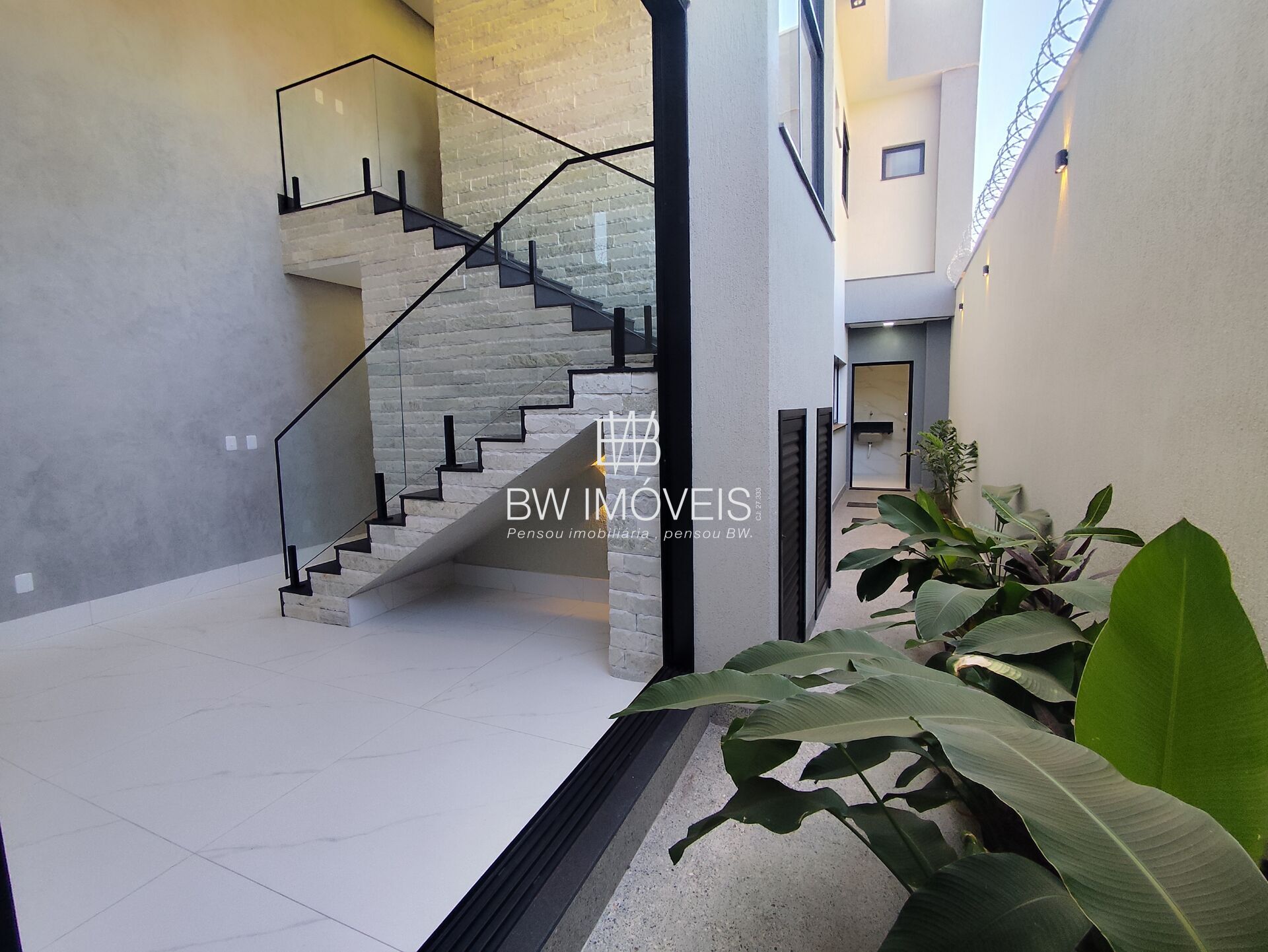 Sobrado à venda com 4 quartos, 163m² - Foto 1