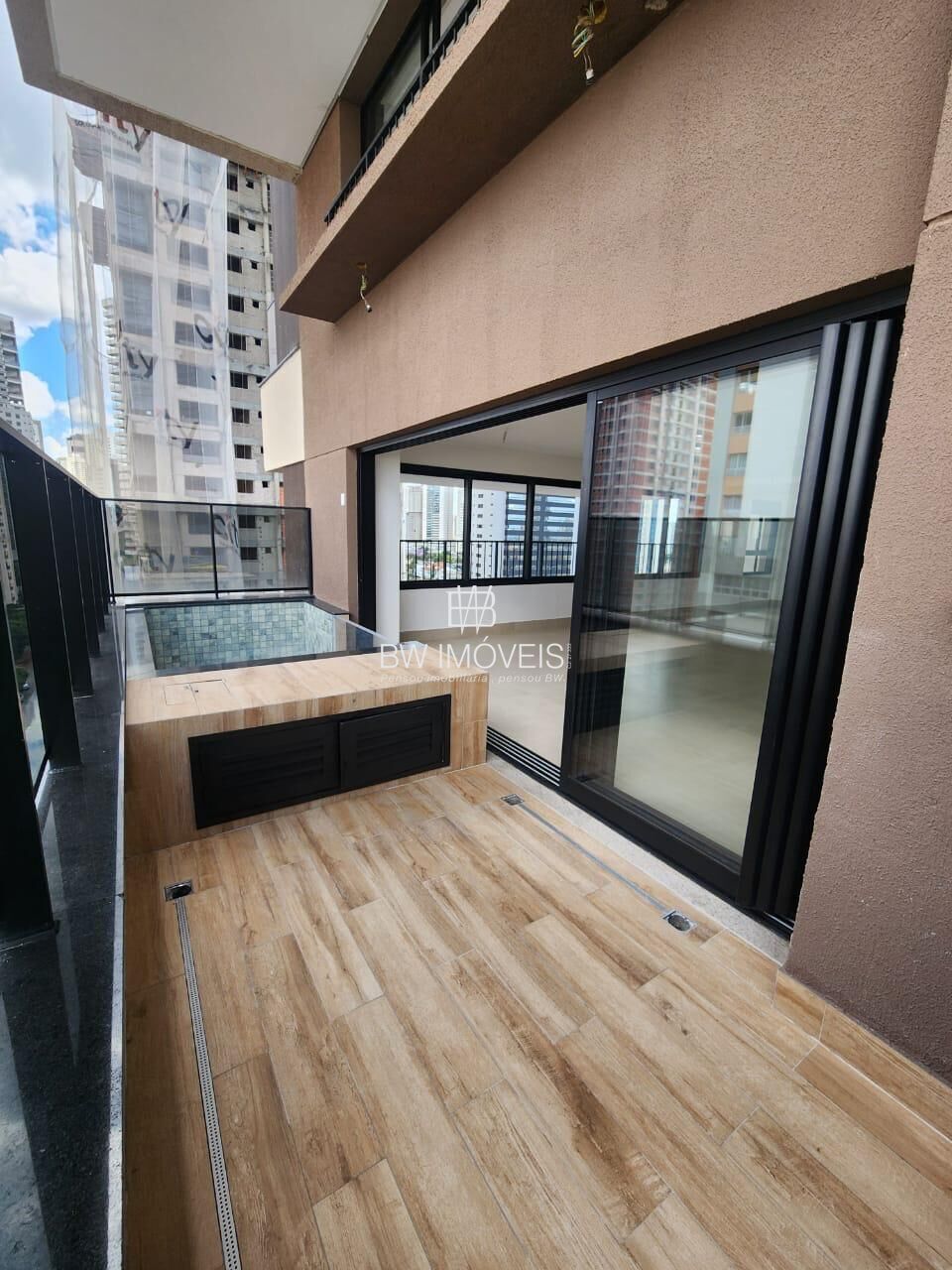 Apartamento à venda com 3 quartos, 244m² - Foto 6