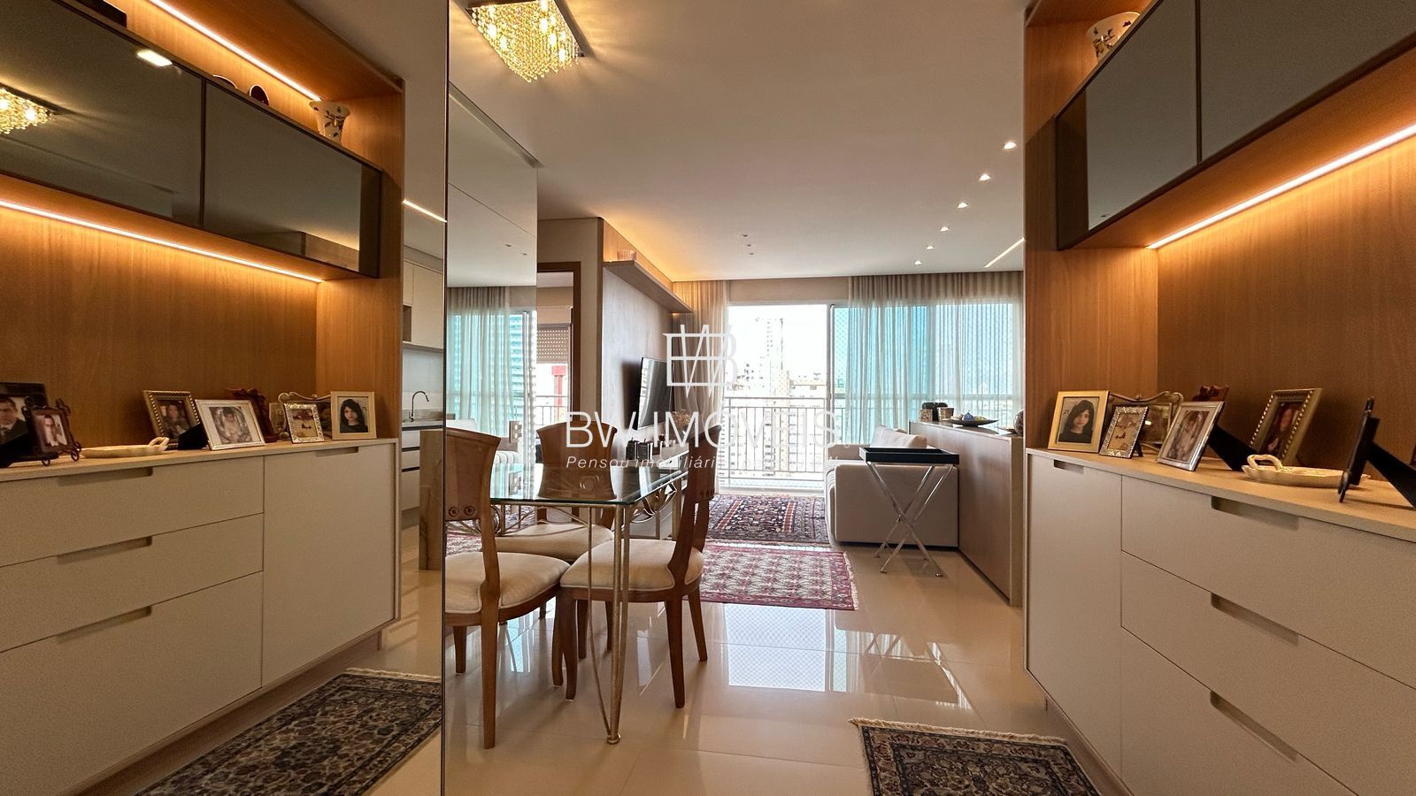 Apartamento à venda com 2 quartos, 66m² - Foto 1