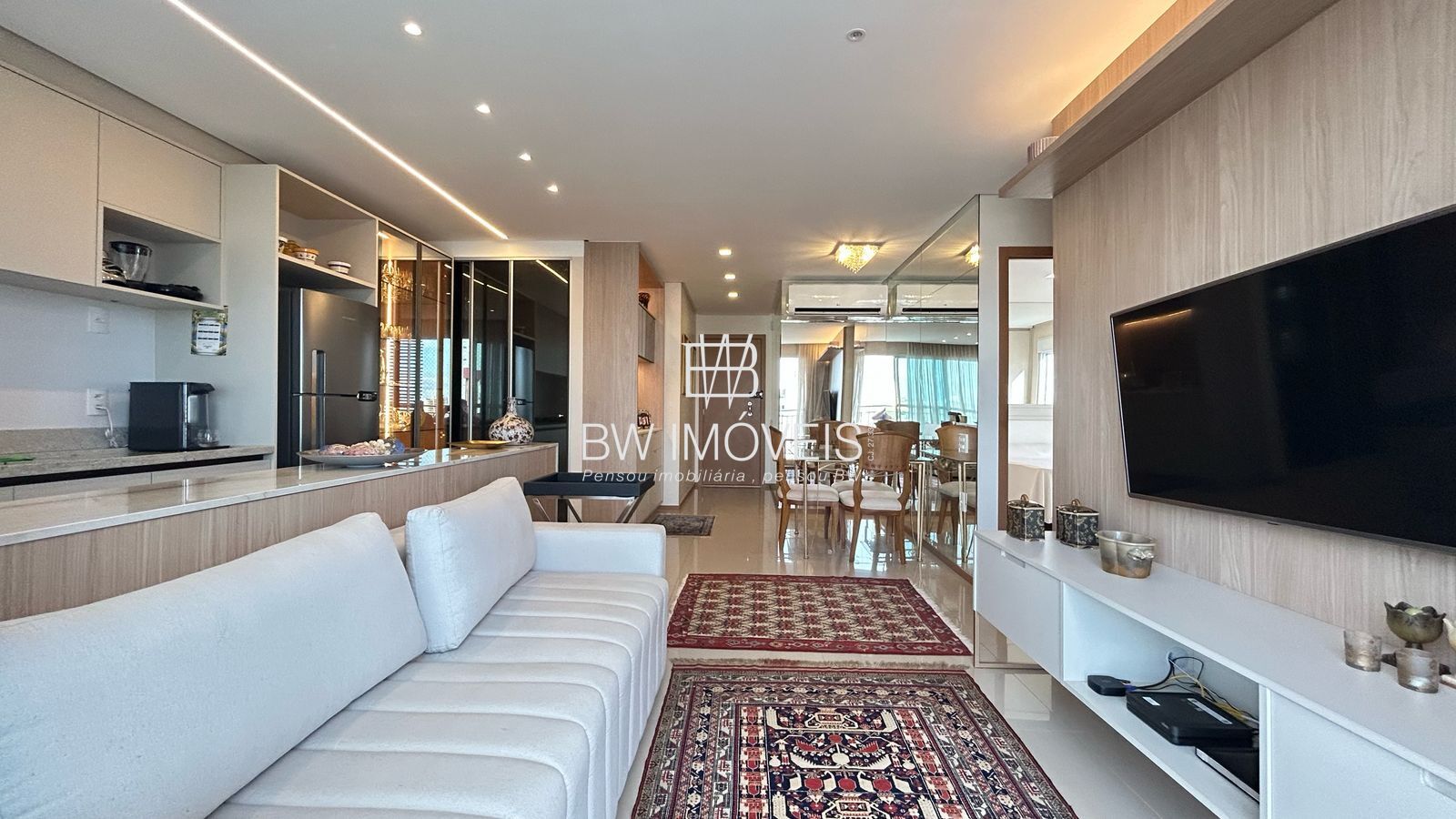 Apartamento à venda com 2 quartos, 66m² - Foto 3