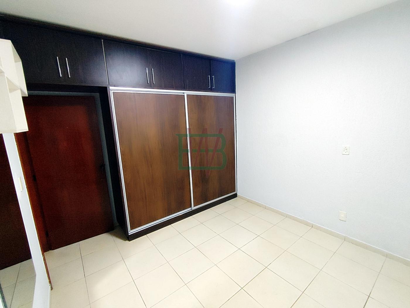 Casa à venda com 4 quartos, 600m² - Foto 25